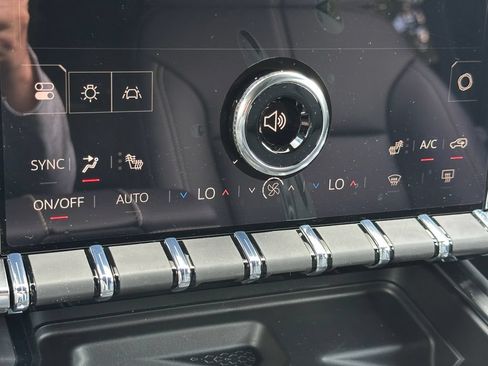 New 2026 GMC Acadia Elevation w/ Elevation Premium Package AWD/4WD image 23