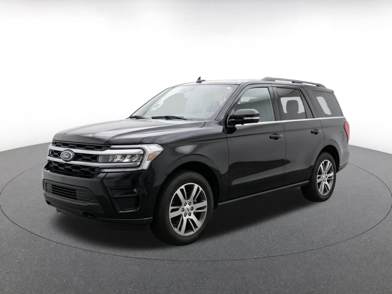 Used 2024 Ford Expedition Limited RWD image 4