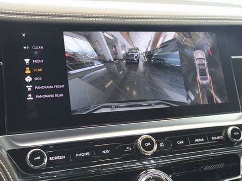 Used 2022 Bentley Flying Spur V8 image 29