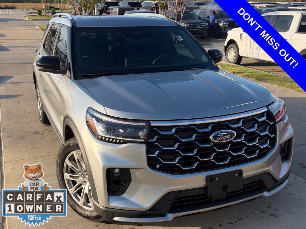 Used 2025 Ford Explorer Platinum RWD image 2