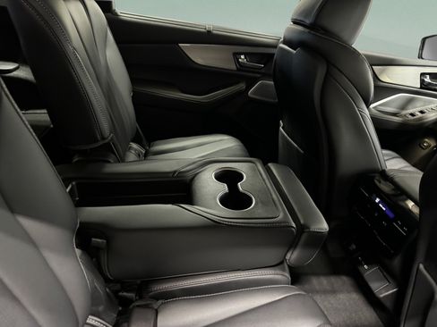 Certified 2025 Acura MDX SH-AWD w/ Technology Package image 32