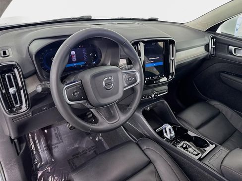 Used 2023 Volvo XC40 B4 Plus w/ Driver Assist Package image 10