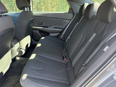 Certified 2025 Hyundai Elantra Sport image 13