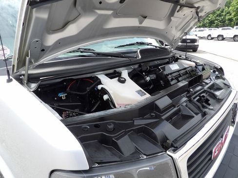 Used 2023 GMC Savana 2500 w/ Driver Convenience Package RWD image 37