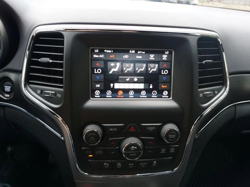 Used 2018 Jeep Grand Cherokee Limited AWD/4WD image 36