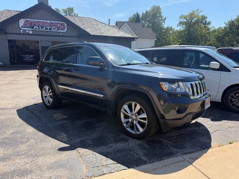 Used 2012 Jeep Grand Cherokee Laredo AWD/4WD image 2