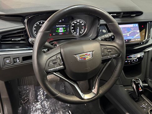 Used 2024 Cadillac XT6 Premium Luxury FWD image 4