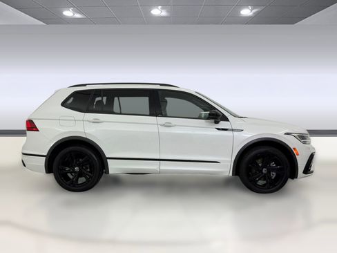 Used 2024 Volkswagen Tiguan SE R-Line image 8