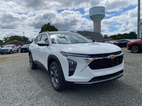 New 2026 Chevrolet Trax LT image 1
