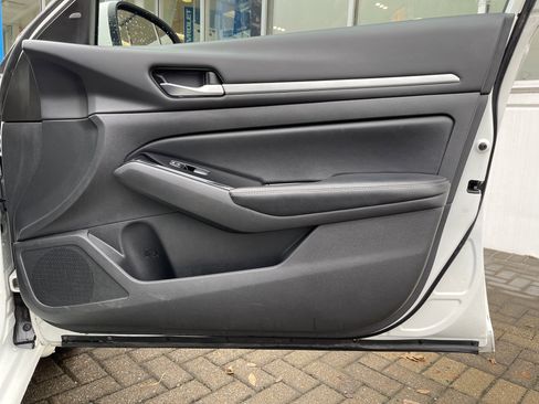 Used 2023 Nissan Altima 2.5 SV image 31