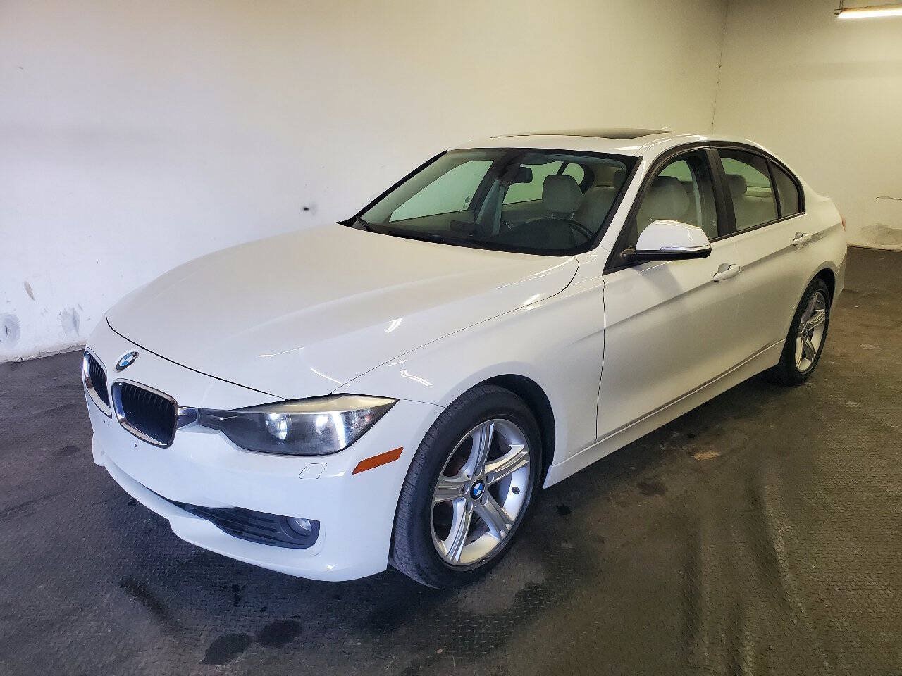 Used 2013 BMW 328i xDrive Sedan AWD/4WD image 1