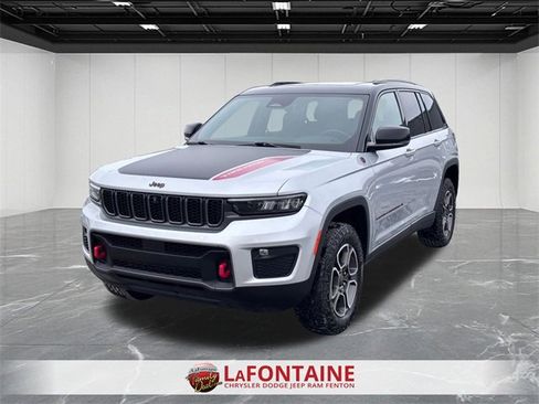 Certified 2022 Jeep Grand Cherokee Trailhawk w/ Luxury Tech Group III image 1