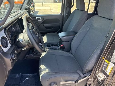 Used 2024 Jeep Gladiator Sport AWD/4WD image 26