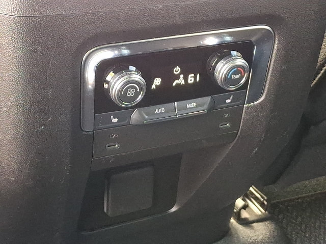 Used 2025 GMC Yukon Denali AWD/4WD image 19