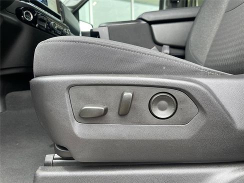 Used 2025 Chevrolet Silverado 1500 LT AWD/4WD image 19