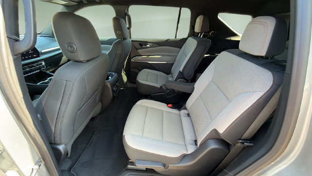 Used 2026 Chevrolet Traverse LT w/ Driver Confidence Package FWD image 23