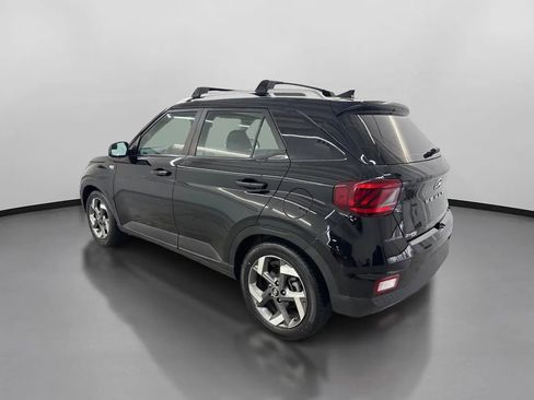 Used 2022 Hyundai Venue SEL image 7