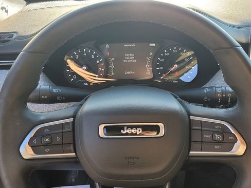 Used 2023 Jeep Compass Latitude w/ Sun and Sound Group AWD/4WD image 26