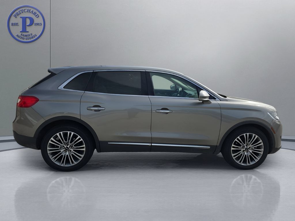 Used 2017 Lincoln MKX Reserve w/ Driver Assistance Package AWD/4WD image 8