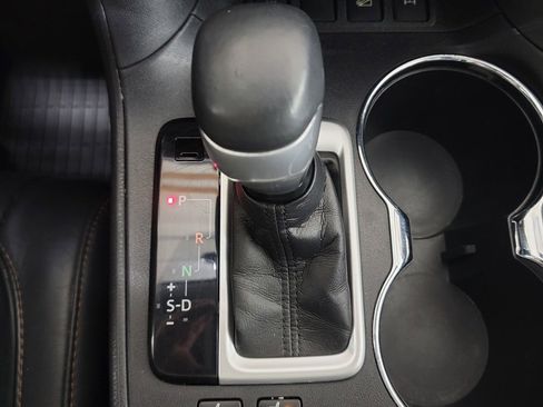 Used 2016 Toyota Highlander XLE image 18