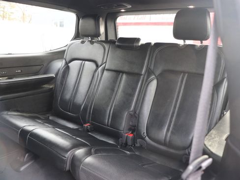 Used 2024 Jeep Wagoneer Series III image 13