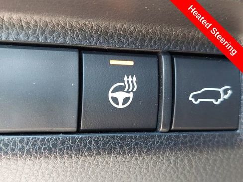Certified 2022 Toyota RAV4 XLE Premium AWD/4WD image 16