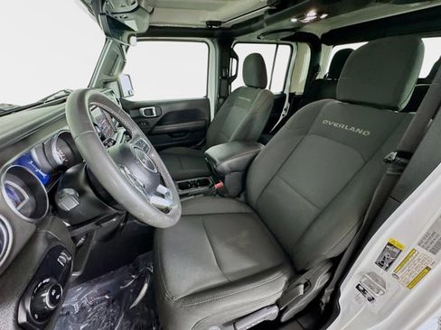 Used 2023 Jeep Gladiator Overland w/ Trailer Tow Package image 12