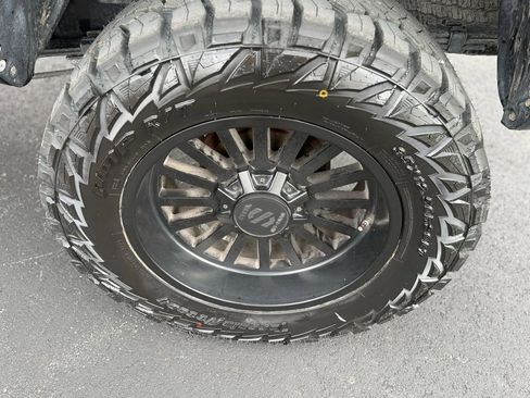 Used 2017 Toyota Tacoma TRD Off-Road w/ Premium & Technology Package image 23