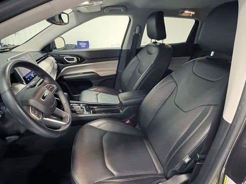 Used 2022 Jeep Compass Limited image 3