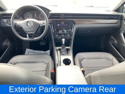 Used 2022 Volkswagen Passat 2.0T image 6