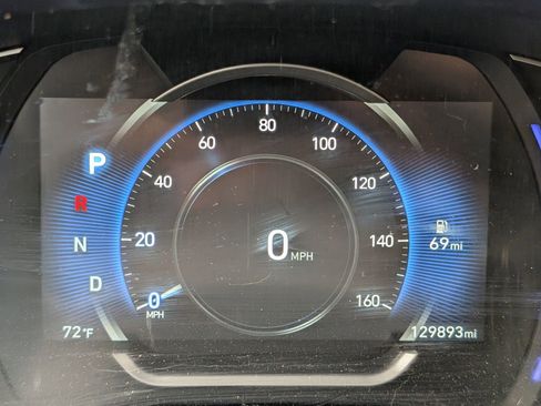 Used 2020 Hyundai Santa Fe SEL w/ Convenience + Premium Package FWD image 8