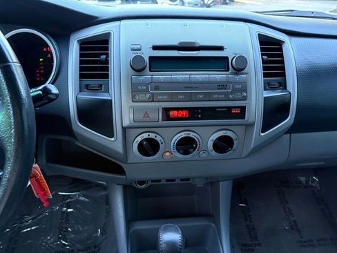 Used 2011 Toyota Tacoma PreRunner w/ TRD Sport Pkg RWD image 18