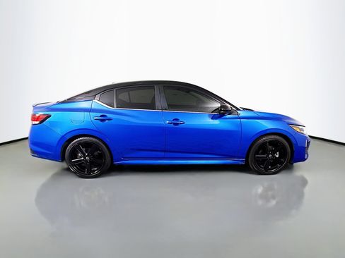 Used 2024 Nissan Sentra SR w/ SR Premium Package FWD image 11