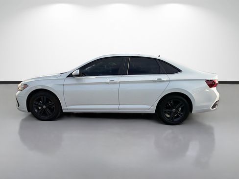 Used 2024 Volkswagen Jetta SE w/ Panoramic Sunroof Package FWD image 6