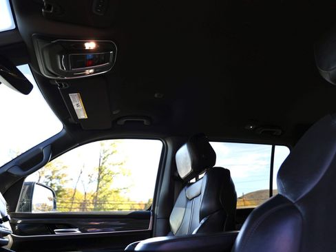 Used 2022 Jeep Wagoneer Series III w/ Flexible Seating Group image 24