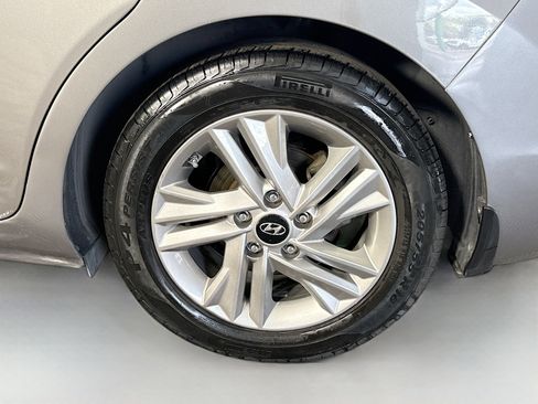 Used 2020 Hyundai Elantra SEL FWD image 36