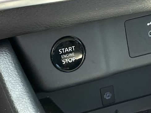 Used 2026 Nissan Rogue SL FWD image 26