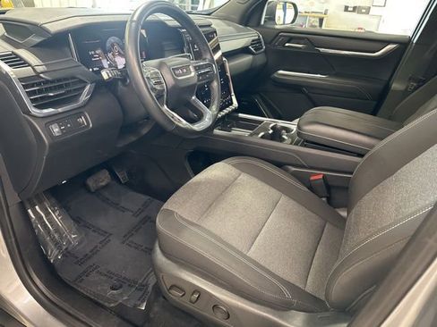 Used 2025 GMC Acadia Elevation image 32