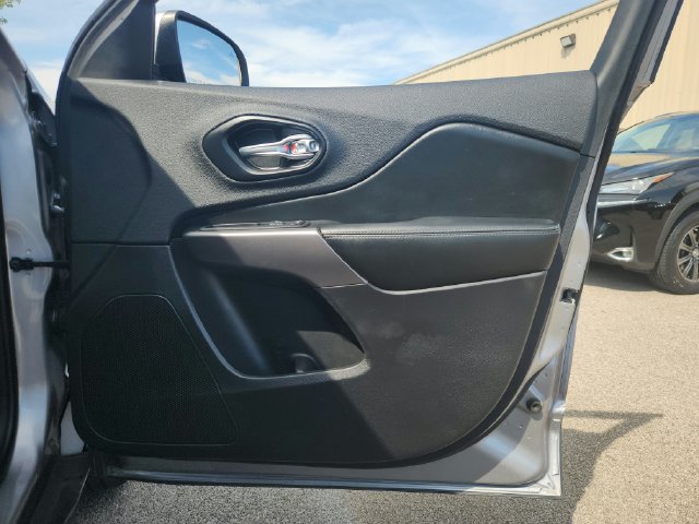 Used 2019 Jeep Cherokee Limited AWD/4WD image 22