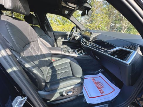 Used 2023 BMW X7 xDrive40i w/ M Sport Package image 33