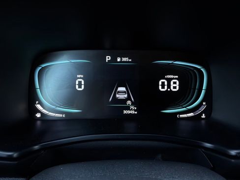 Used 2025 Kia Soul LX w/ LX Technology Package FWD image 35