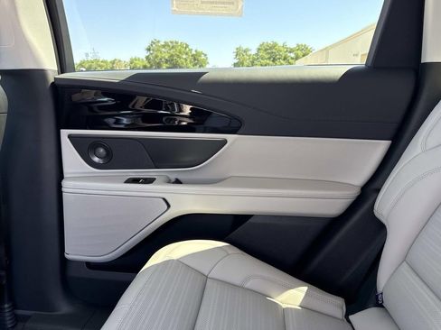 New 2026 Lincoln Nautilus Reserve AWD/4WD image 15
