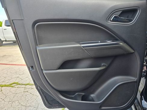 Used 2021 Chevrolet Colorado LT w/ Safety Package AWD/4WD image 12