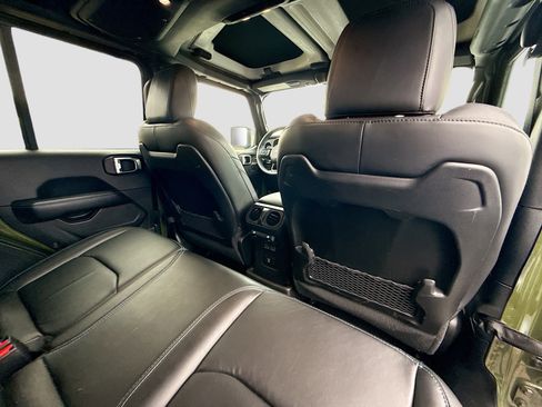 Used 2024 Jeep Wrangler Unlimited Rubicon 4xe image 28