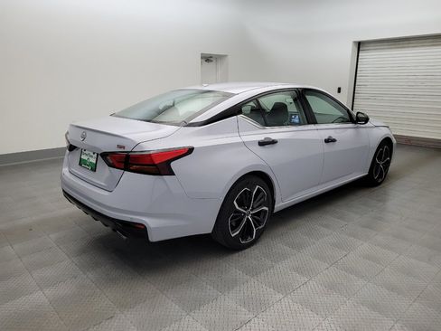 Used 2024 Nissan Altima 2.5 SR FWD image 9