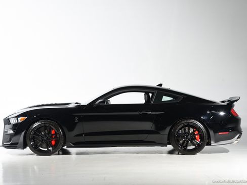 Used 2020 Ford Mustang Shelby GT500 w/ Technology Package RWD image 8
