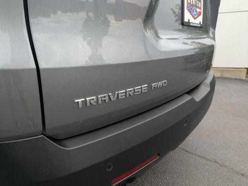 Used 2021 Chevrolet Traverse LT w/ LPO, 'HIT The Road' Package AWD/4WD image 41