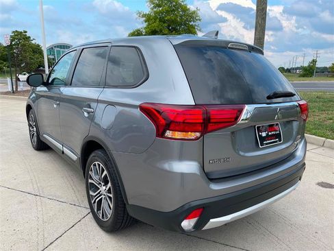 Used 2017 Mitsubishi Outlander ES AWD/4WD image 5