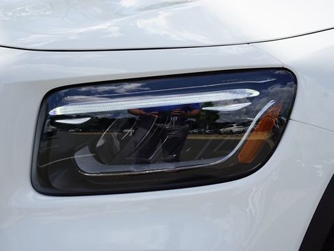 Certified 2025 Mercedes-Benz GLB 250 image 11