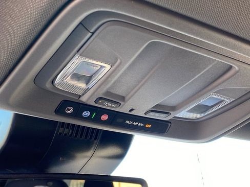 Used 2025 Chevrolet Silverado 2500 Custom w/ Custom Value Package image 18